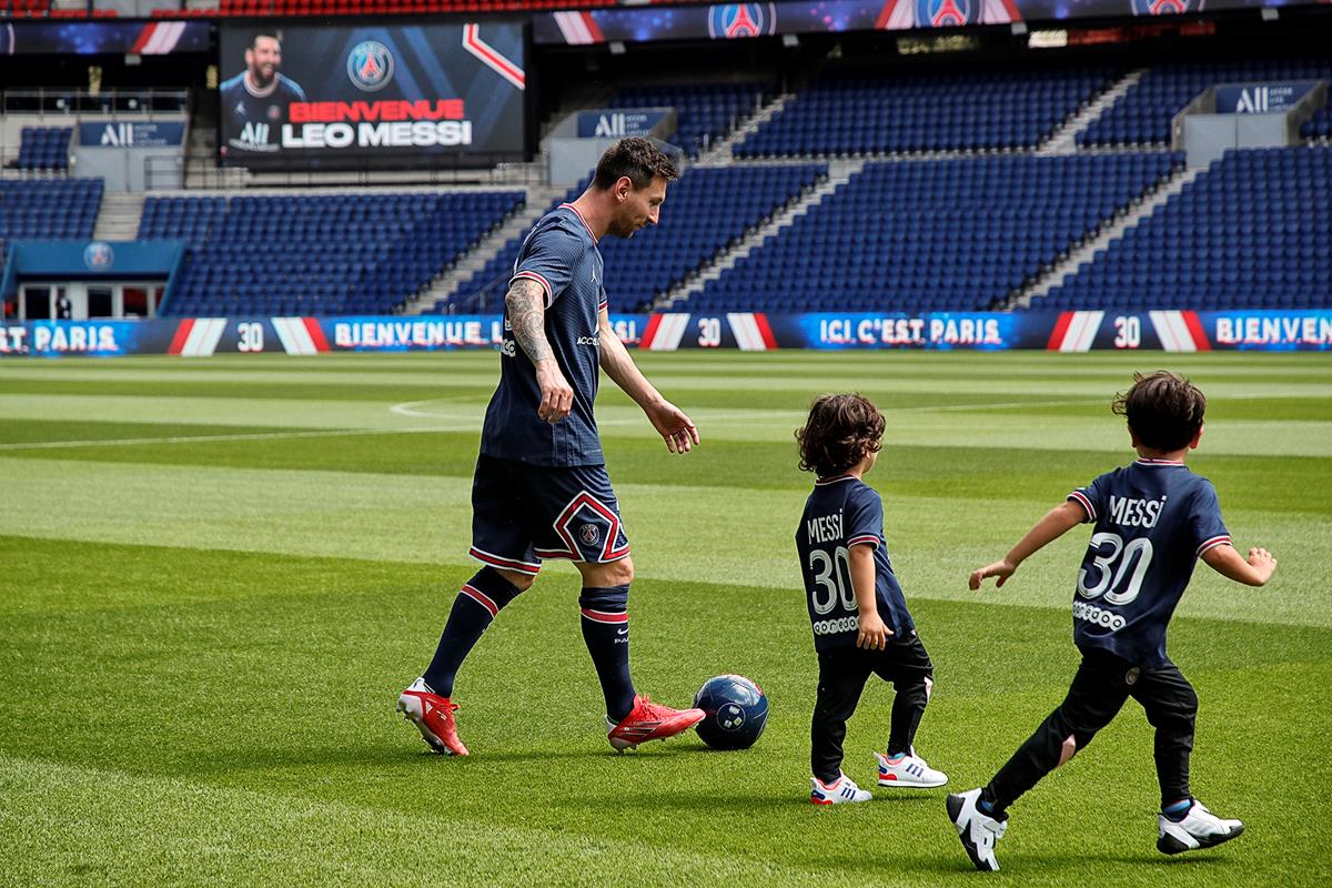 Lionel Messi ลงทะเบียนลูกของเขาใน Youth Academy ของ เปแอสเช